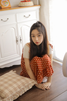 美女野外勾搭路人做爰